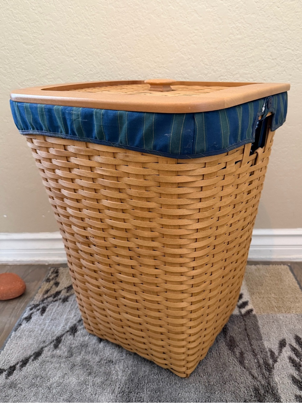 Longaberger Large Hostess Laundry Hamper 22” Tall with Lid Liner & Protector